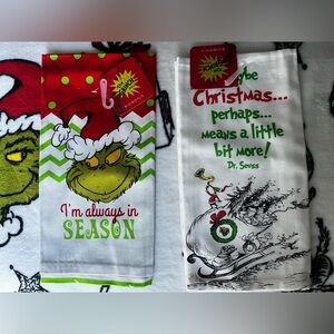 Dr. Seuss Grinch Holiday Towels Set
